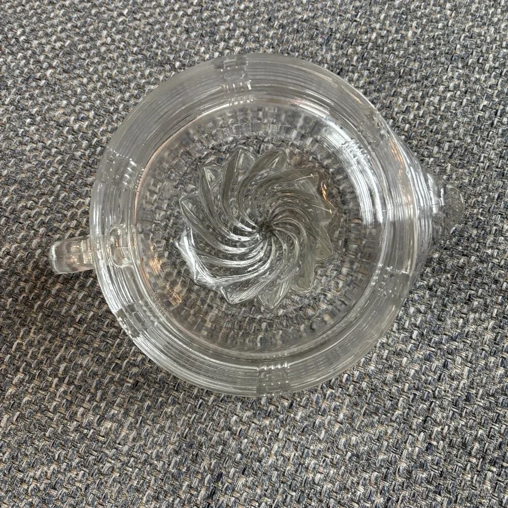 Vintage Hazel-Atlas Crisscross Citrus Reamer Patterned Glass Juicer 5.5 Inch